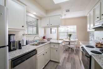 Building Photo - Baynebridge Condos- 2 Bedroom 2 Bathroom