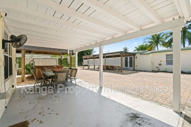 Building Photo - 244 Greymon Dr