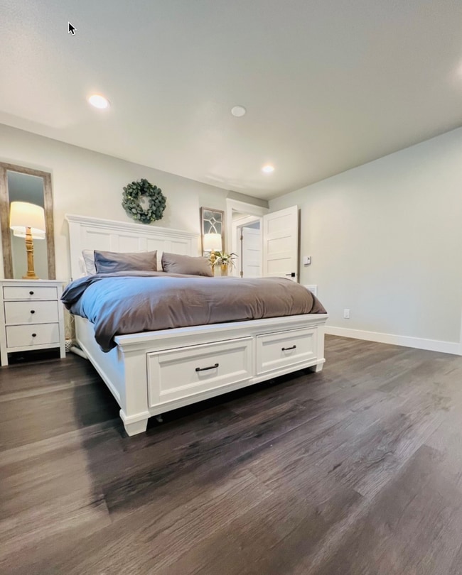 Building Photo - Modern Woodland Retreat in the Heart of Gig Harbor