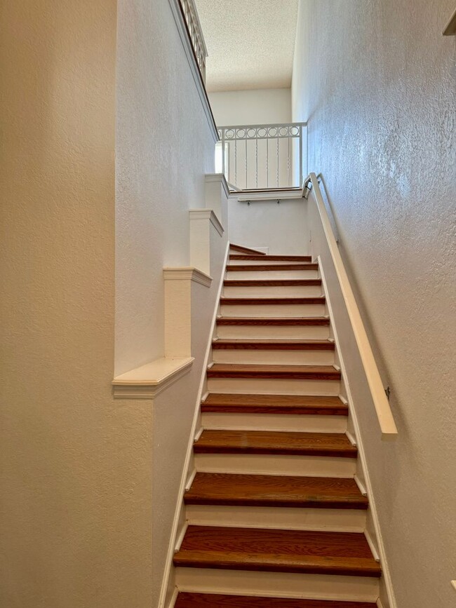 Building Photo - Harbour Island Townhome