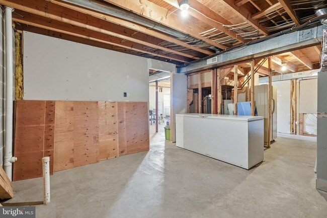 Building Photo - 35298 Scotland Heights Rd