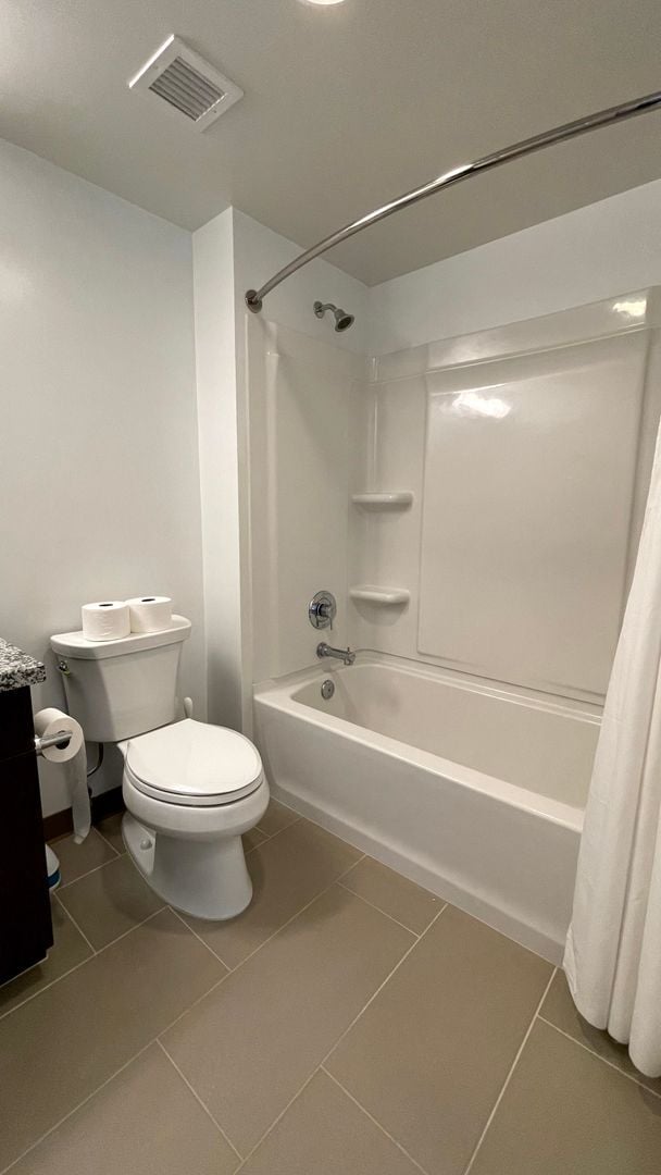 Building Photo - Unbeatable location in Kakaako/Ward Village areas -  2 Bed 2 Bath 1 Parking