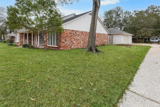 Building Photo - 302 Shadow Creek Dr