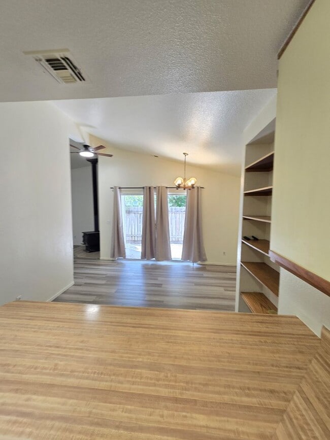 Building Photo - 1275 Alicia Cir