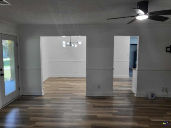 Building Photo - 2800 S Estates Rd