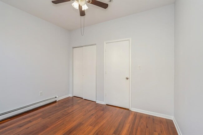 Building Photo - 817 Park Ave