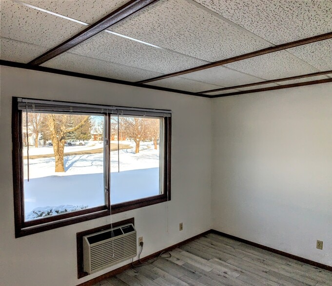 Building Photo - 1420 Maricopa Dr