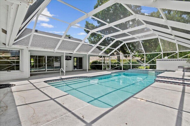 Building Photo - 15575 Woodmar Ct