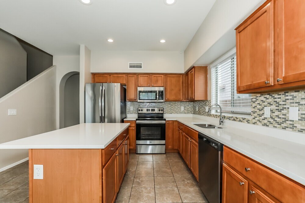 Building Photo - 9913 E Emelita Ave