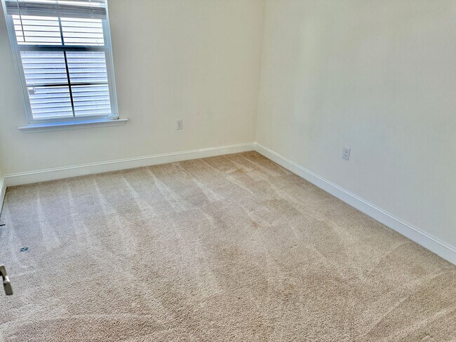 Building Photo - Charming & Spacious Home for Rent in Quiet Franklinton Neighborhood