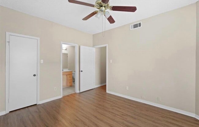 Building Photo - 10164 Oakberry St