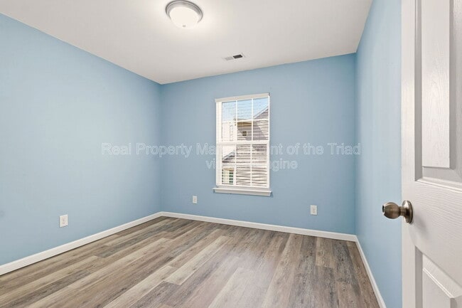 Building Photo - 5472 Shirley Jean Ct