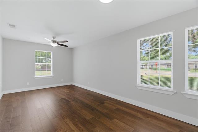 Building Photo - 2204 Dunloe Ave