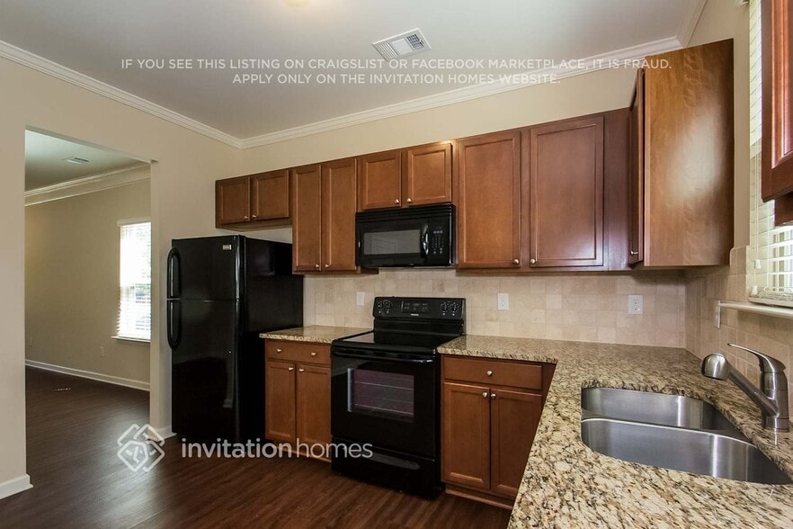 Building Photo - 3479 Village Park Ln SW