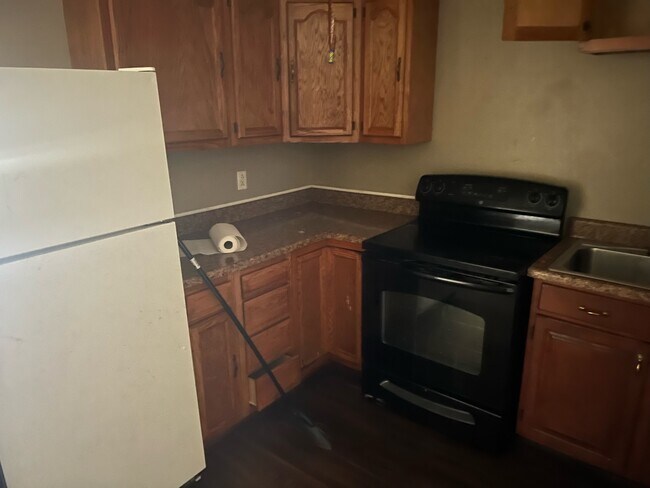 Building Photo - 2026 11th Ave