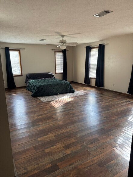 Building Photo - 13172 Post County Line Rd