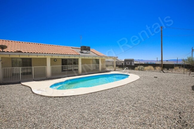Building Photo - THREE CAR POOL HOME
