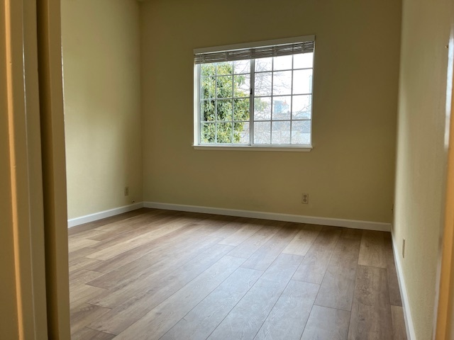 Third bedroom with Downtown views Views - 1419 West St