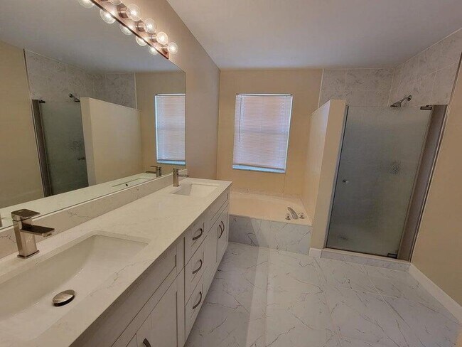 Building Photo - 23344 Sunview Way