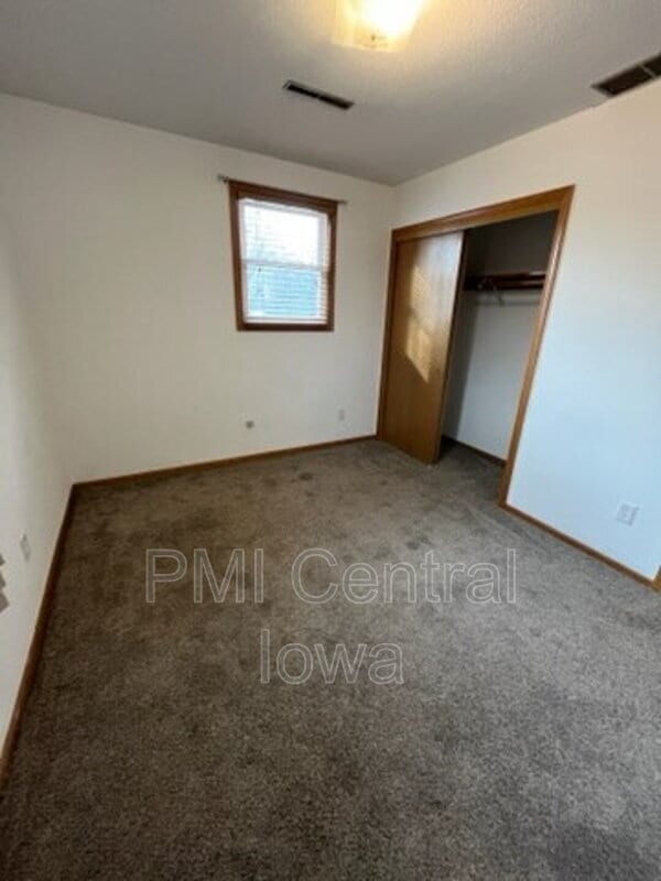 Building Photo - 4922 SW 14th St