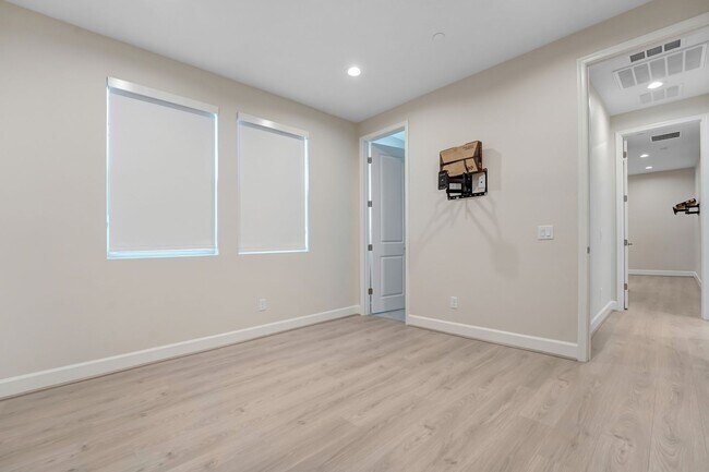 Building Photo - Stunning New Build Home with Breathtaking ...