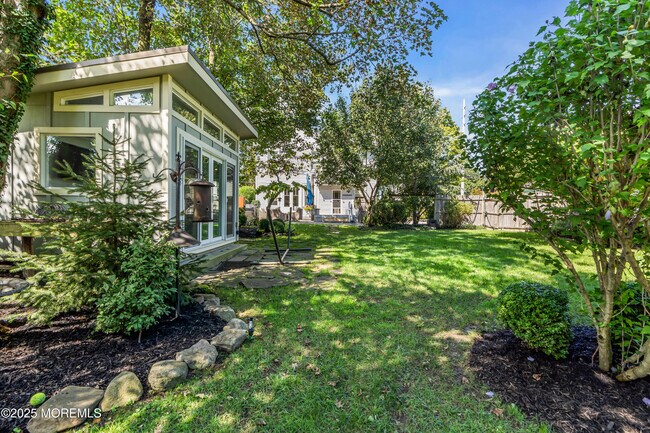 Building Photo - 146 Rumson Rd