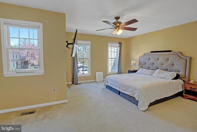 Building Photo - 6389 Fenestra Ct