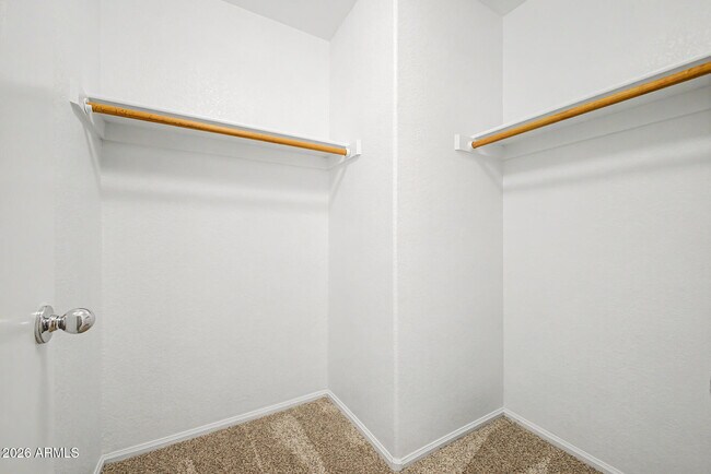 Building Photo - 1068 W Glenmere Dr