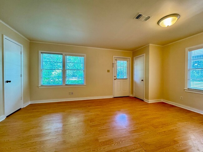 Building Photo - 3 Bed, 1.5 Bath Home in Ruston