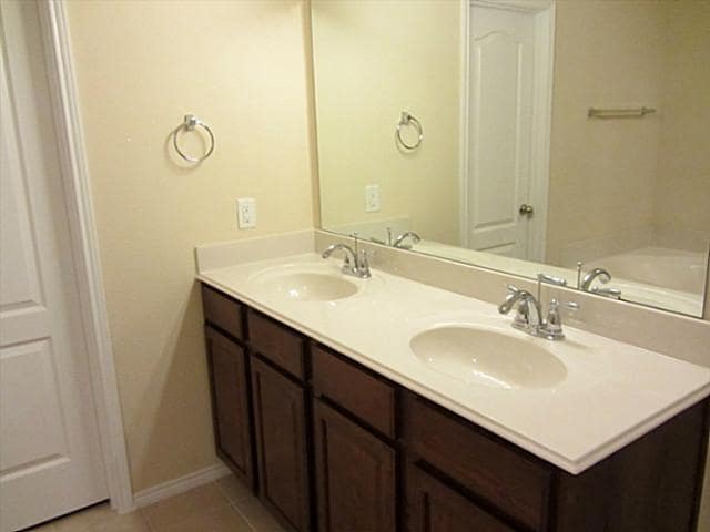 Building Photo - 2814 Waterfall Ln