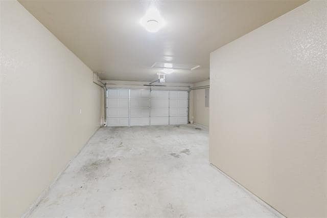 Building Photo - 1112 Thannisch Dr