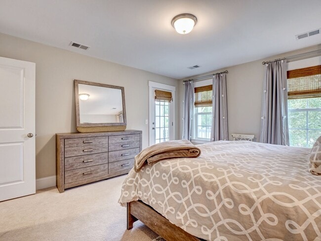 Building Photo - Charming 4 Bedroom Cottage Available in Ogden, NC