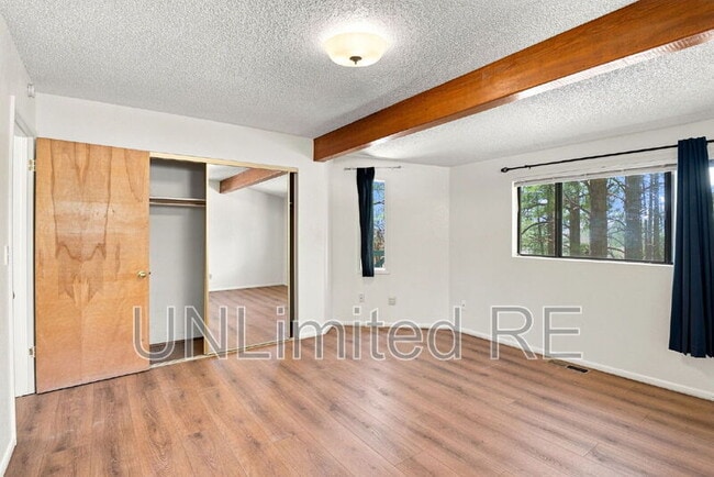 Building Photo - 1410 Inverrary Way