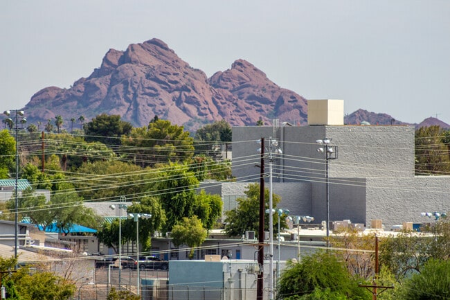 Building Photo - 4808 N 24th St