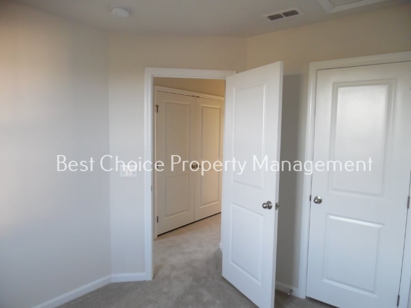 Building Photo - 404 Brookshade Way