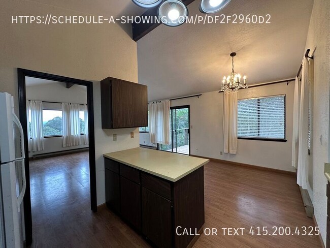 Building Photo - Spacious 2 Bedroom Home In Prunedale!