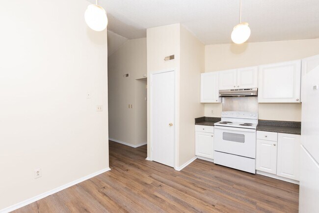 Building Photo - 139 Village Cir