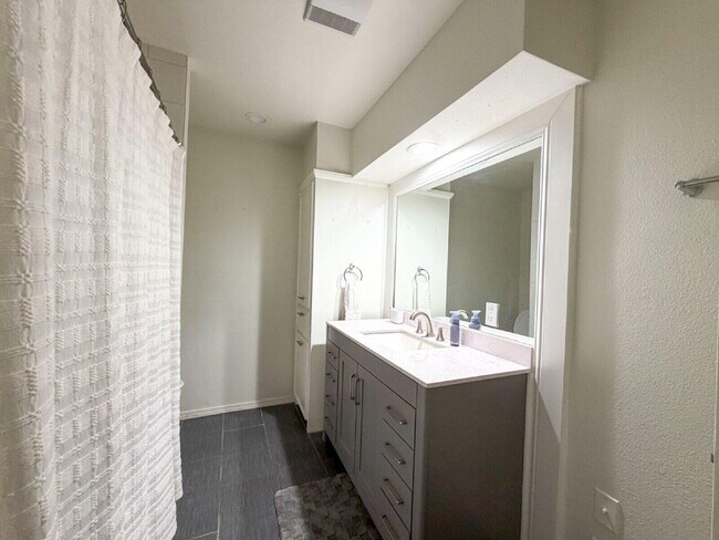 Building Photo - 3111 43rd St