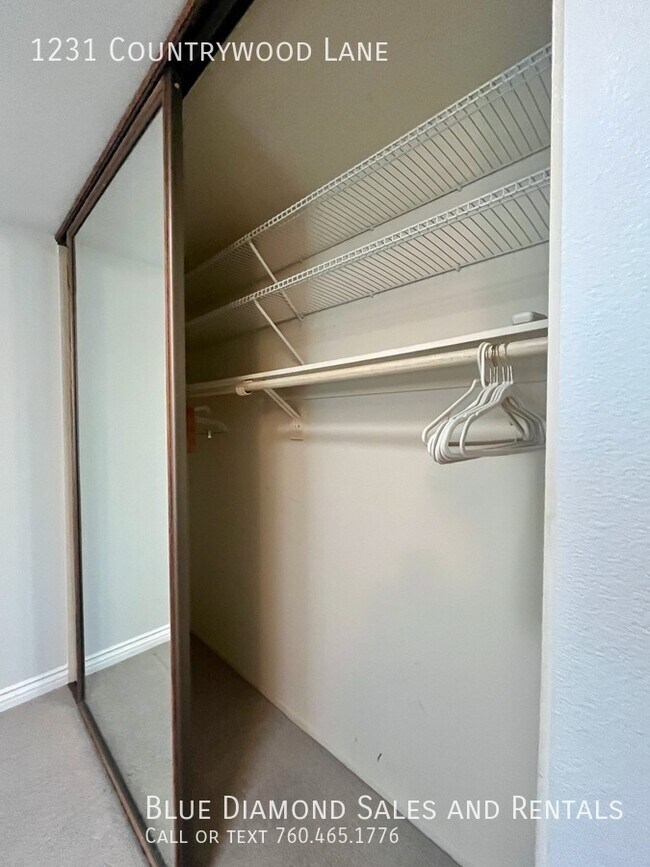 Building Photo - 1231 Countrywood Ln