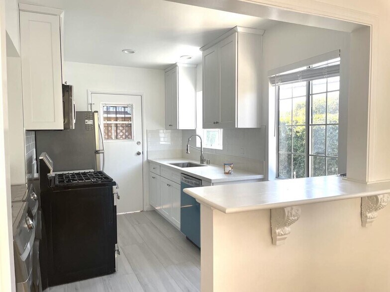 Building Photo - 3408 Pearl St