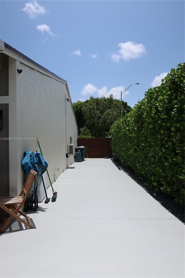 Building Photo - 13631 SW 102nd Terrace