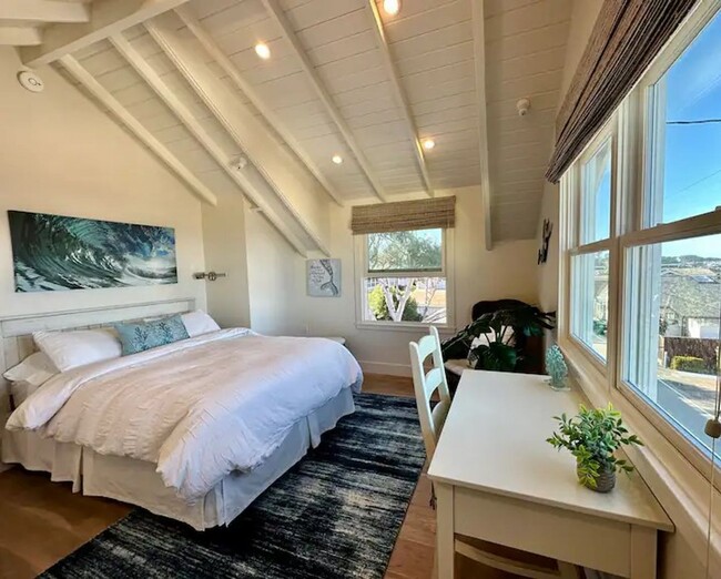 Building Photo - Serene 3 Bedroom at Lovers Pt in Pacific G...