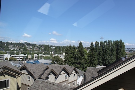 Building Photo - Queen Anne Townhome