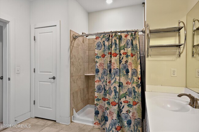 Building Photo - 626 Marion Ln