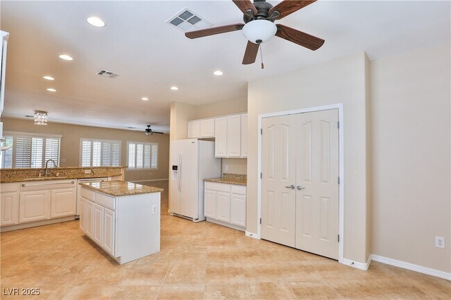 Building Photo - 2264 Laurel Heights Ln