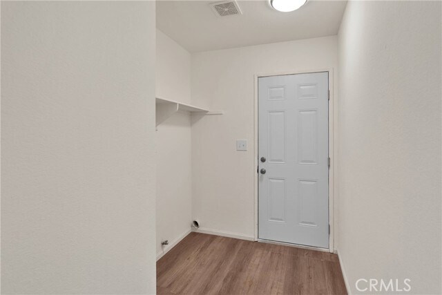 Building Photo - 15368 Ross Dr