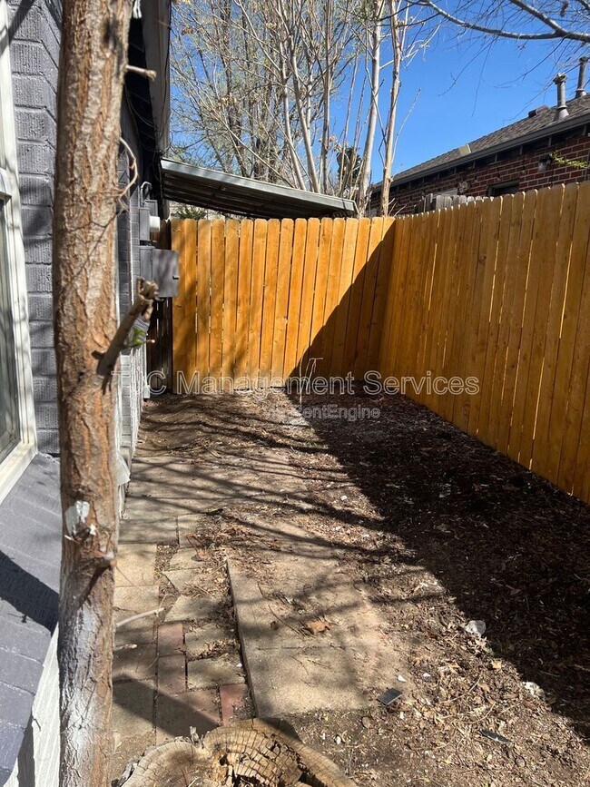 Building Photo - 433 Harrison St