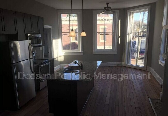 Building Photo - 2025 Venable St