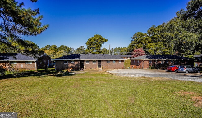 Building Photo - 2877 Whispering Hills Dr