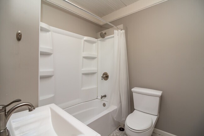 Building Photo - 71 N Williams St